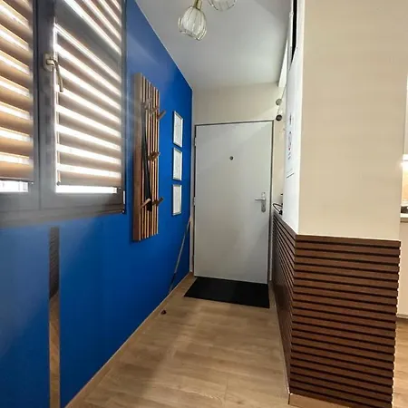 Blue House - Old Town, Ac, Free Private Parking Appartement Bratislava