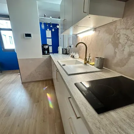 Blue House - Old Town, Ac, Free Private Parking * Bratislava