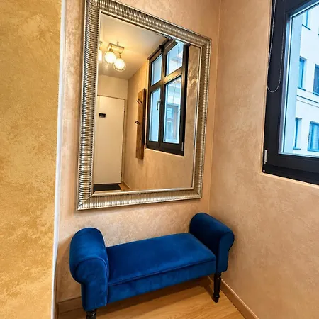 Blue House - Old Town, Ac, Free Private Parking Pressburg