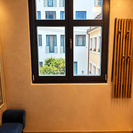 Apartment Blue House - Old Town, Ac, Free Private Parking Pressburg