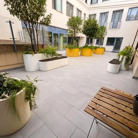 Blue House - Old Town, Ac, Free Private Parking Apartment Pressburg