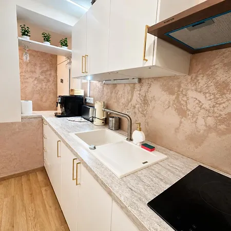 Blue House - Old Town, Ac, Free Private Parking *