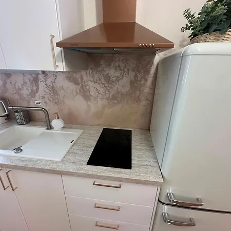 Blue House - Old Town, Ac, Free Private Parking
