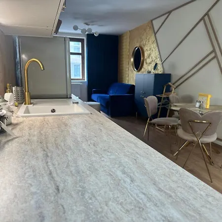 Blue House - Old Town, Ac, Free Private Parking Apartmán Bratislava