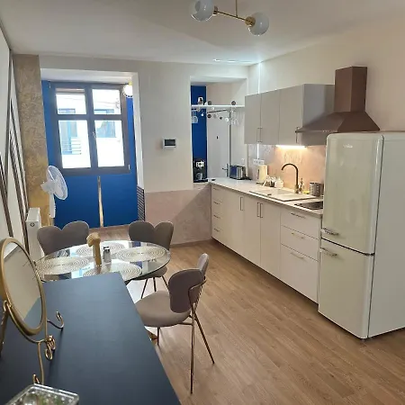 Blue House - Old Town, Ac Братислава