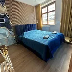 Blue House - Old Town, Ac Bratislava